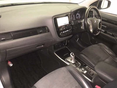 Mitsubishi OUTLANDER PHEV