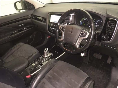 Mitsubishi OUTLANDER PHEV