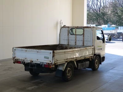 Nissan TRUCK