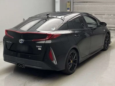 Toyota PRIUS PHV  с аукциона в Японии