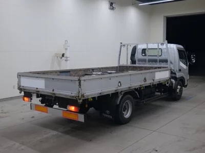 Toyota DYNA  с аукциона в Японии