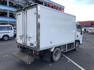 Isuzu ELF  с аукциона в Японии