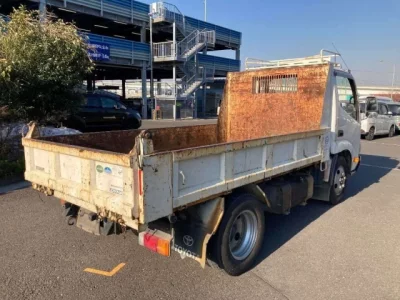 Toyota DYNA  с аукциона в Японии