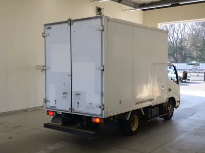 Toyota DYNA  с аукциона в Японии
