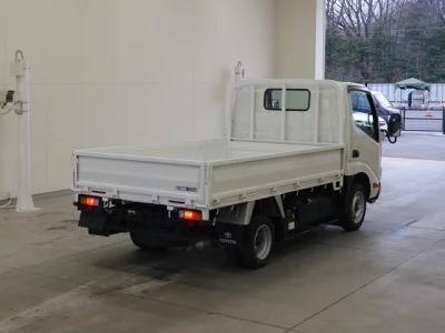 Toyota DYNA  с аукциона в Японии