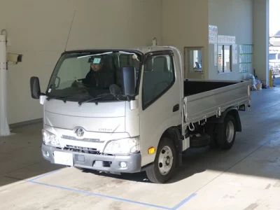 Toyota DYNA  с аукциона в Японии
