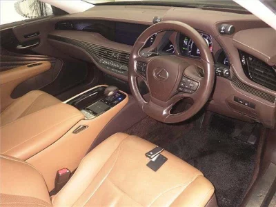 Lexus LS  с аукциона в Японии