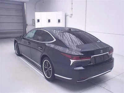 Lexus LS  с аукциона в Японии