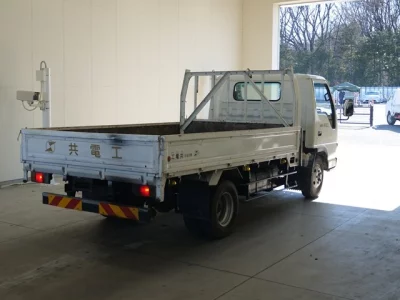 Isuzu ELF  с аукциона в Японии