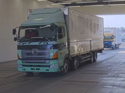 Hino TRUCK