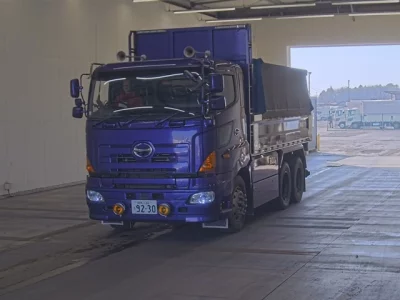 Hino TRUCK