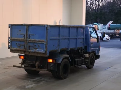 Toyota DYNA  с аукциона в Японии