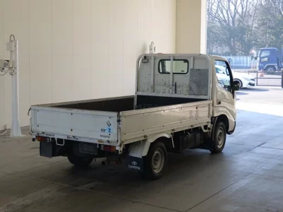 Toyota DYNA  с аукциона в Японии