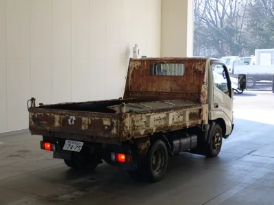 Toyota DYNA  с аукциона в Японии