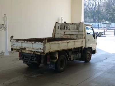 Toyota DYNA  с аукциона в Японии