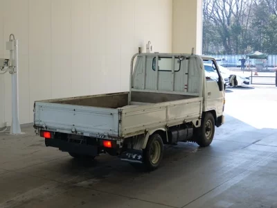 Toyota DYNA  с аукциона в Японии