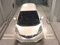 Honda FIT лот № 3003 оценка 3  с аукциона в Японии 5