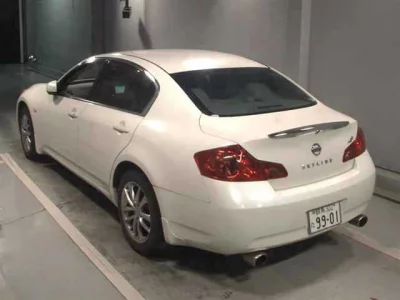 Nissan SKYLINE  с аукциона в Японии