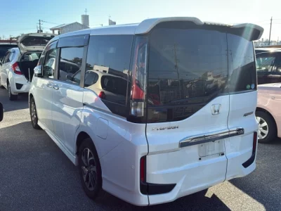 Honda STEP WAGON  с аукциона в Японии