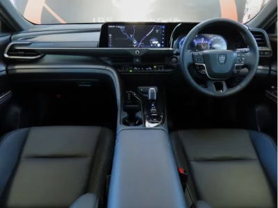 Toyota CROWN CROSSOVER