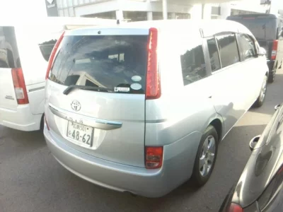 Toyota ISIS  с аукциона в Японии