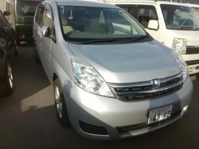 Toyota ISIS  с аукциона в Японии