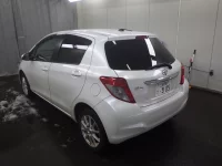 Toyota VITZ лот № 26023 оценка 3.5  с аукциона в Японии 3