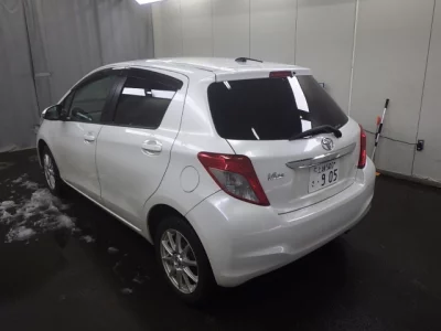 Toyota VITZ  с аукциона в Японии