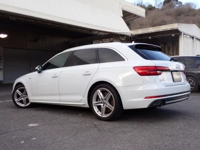 Audi A4  с аукциона в Японии