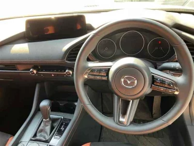 Mazda MAZDA3  с аукциона в Японии