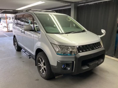 Mitsubishi DELICA D5