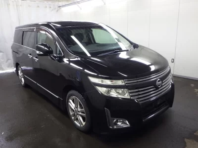 Nissan ELGRAND  с аукциона в Японии