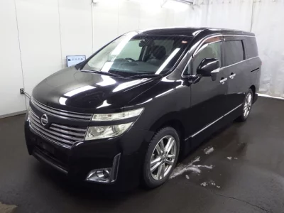 Nissan ELGRAND  с аукциона в Японии