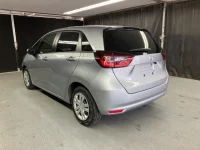 Honda FIT лот № 1078 оценка R  с аукциона в Японии 1