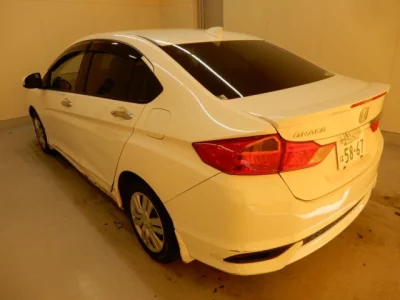 Honda GRACE  с аукциона в Японии