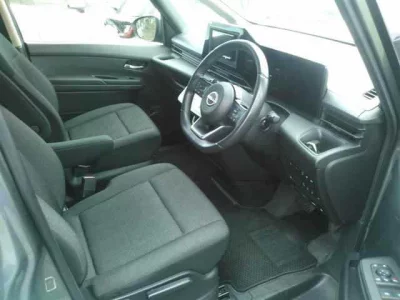 Nissan SERENA  с аукциона в Японии