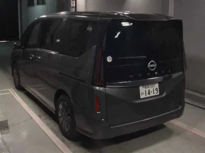 Nissan SERENA  с аукциона в Японии