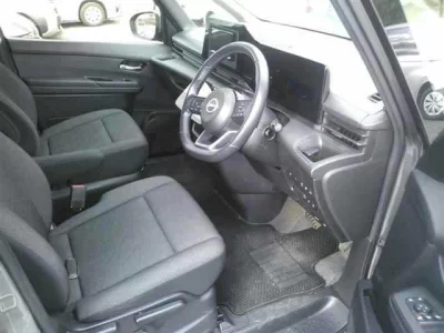 Nissan SERENA  с аукциона в Японии