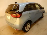 Honda FIT лот № 28034 оценка 3.5  с аукциона в Японии 2