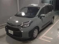 Toyota SIENTA лот № 8102 оценка R  с аукциона в Японии 3