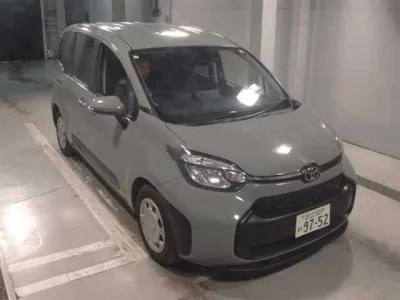 Toyota SIENTA  с аукциона в Японии