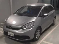 Honda FIT лот № 8101 оценка 4  с аукциона в Японии 3