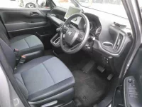 Toyota NOAH лот № 8109 оценка 3  с аукциона в Японии 2
