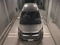 Toyota NOAH лот № 8109 оценка 3  с аукциона в Японии 5