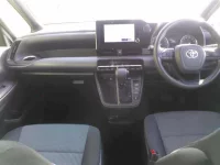 Toyota NOAH лот № 8114 оценка R  с аукциона в Японии 7