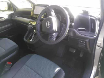 Toyota NOAH  с аукциона в Японии