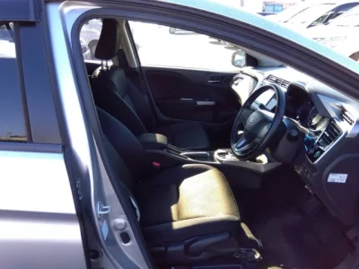 Honda GRACE  с аукциона в Японии