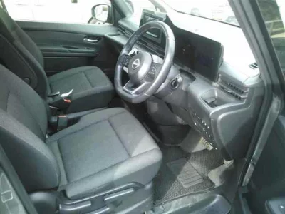 Nissan SERENA  с аукциона в Японии