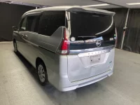 Nissan SERENA лот № 1121 оценка 3  с аукциона в Японии 1