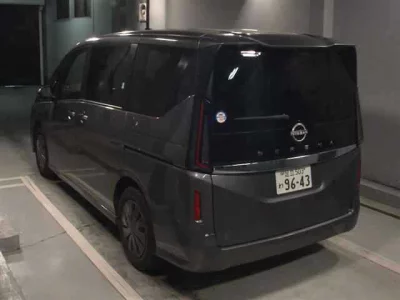 Nissan SERENA  с аукциона в Японии